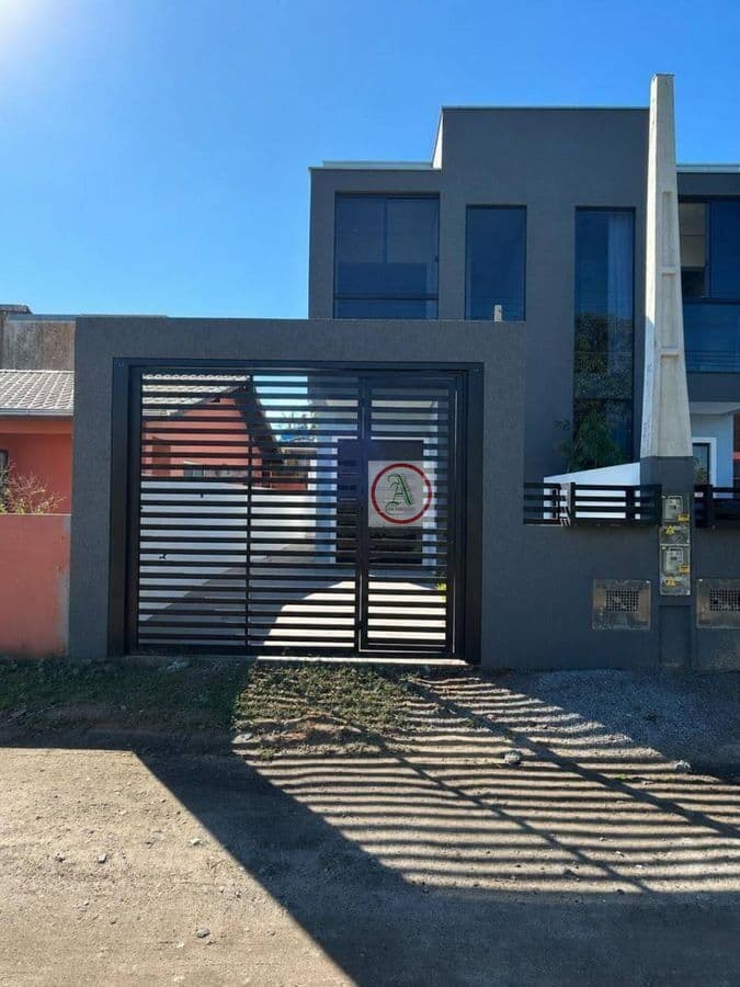 Sobrado em Florianópolis - São João do Rio Vermelho