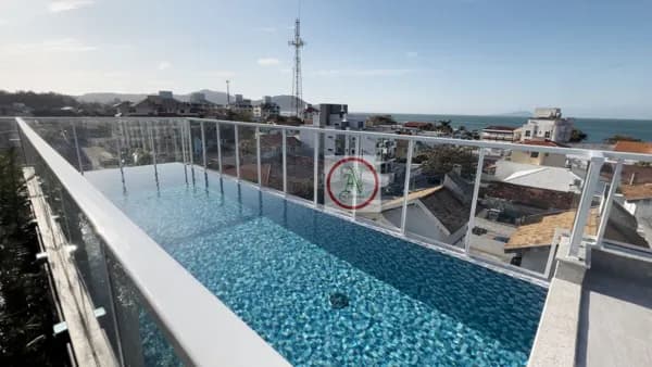 Apartamento em Ingleses, apenas 100 metros praia.