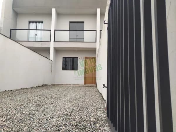 Sobrado Geminado para Aluguel em Volta Redonda Araquari-SC
