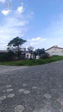 Terreno de esquina em ótima localização