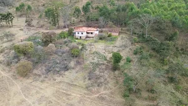 Fazenda/Sítios/Chácaras em Desterro de Entre Rios - Centro