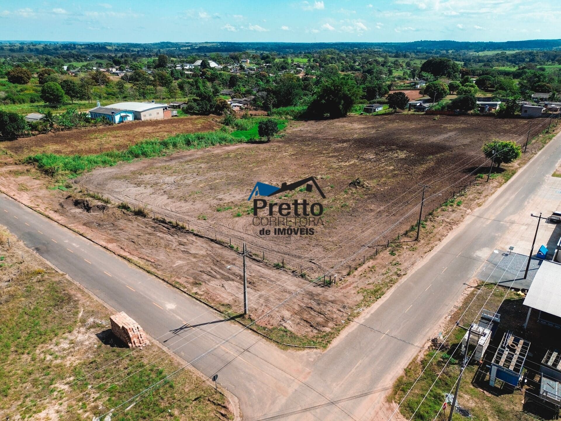 Vende-se Excelente Chácara Urbana de Esquina – Ampla Área com Grande Potencial de Valorização em Colorado do Oeste/RO