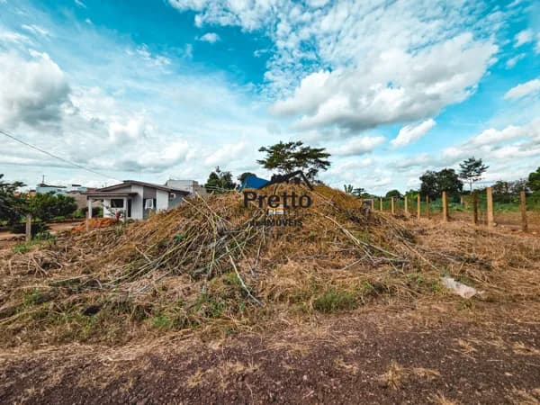 Vende-se Terreno Inteiro com preço Excelente localizado no bairro Santa Luzia em Colorado do Oeste/RO