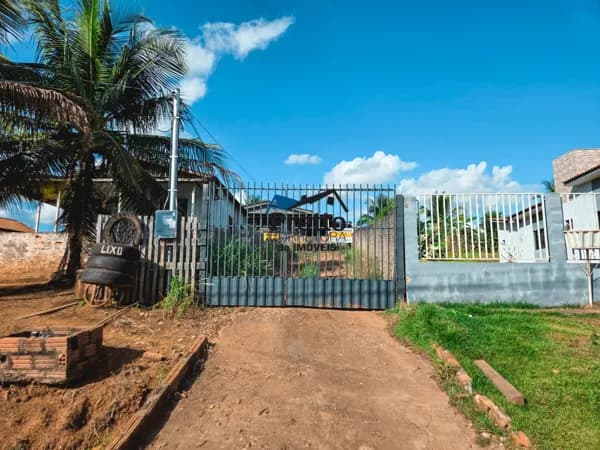 Vende-se Casa Mista contendo 02 Dormitórios localizada no bairro Cruzeiro em Colorado do Oeste/RO