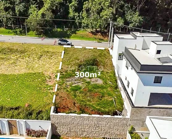 Terreno de 300m² no VILLA VERDE em Jundiaí/SP por R$ 550.000