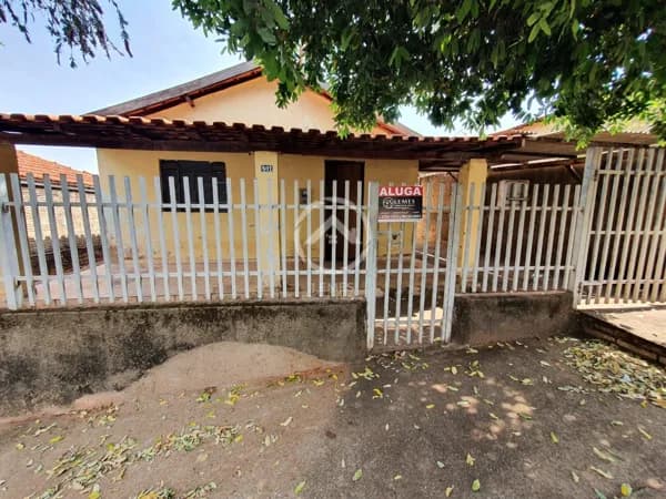 Casa em Mirandópolis - Centro