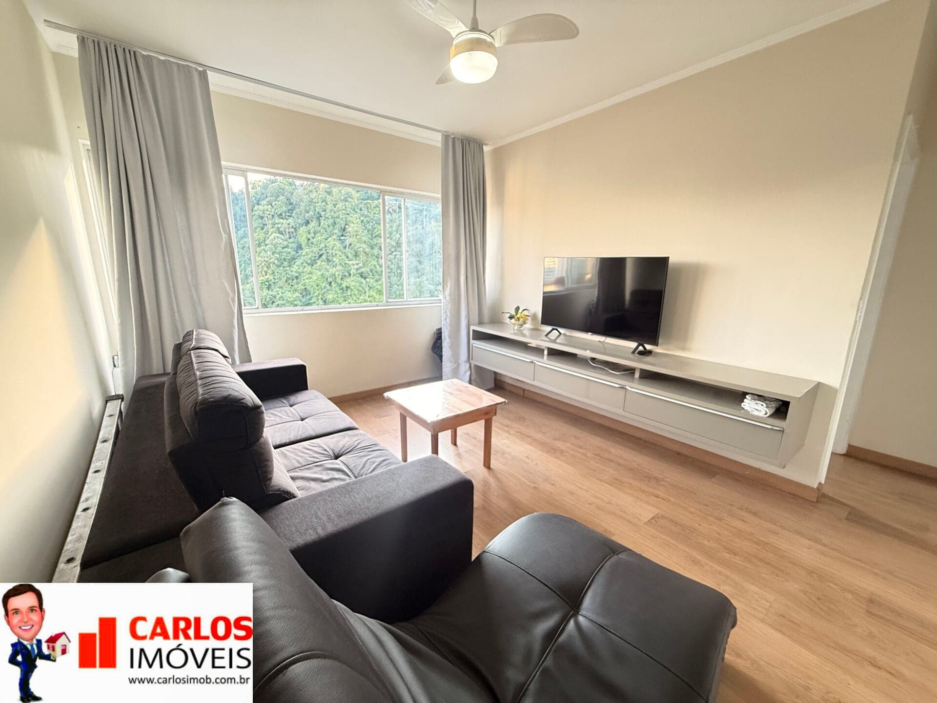 apartamento de 1 dormitório, com 67m² bem distribuídos, localizado a apenas 3 quadras da Praia do José Menino, em Santos, VAGA DEMARCADA.