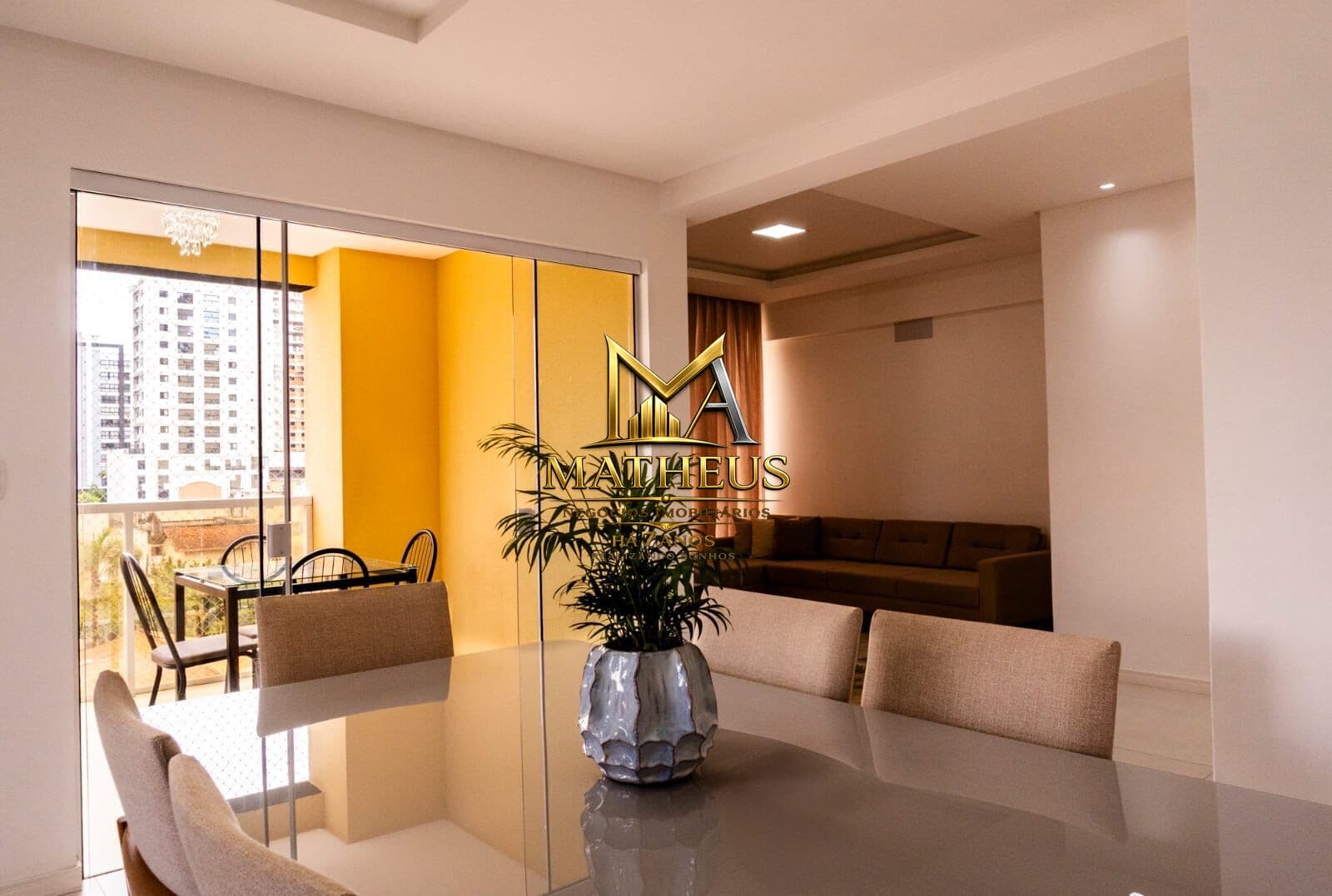 Apartamento Mobiliado para Locação Anual em Meia Praia – 3 Suítes