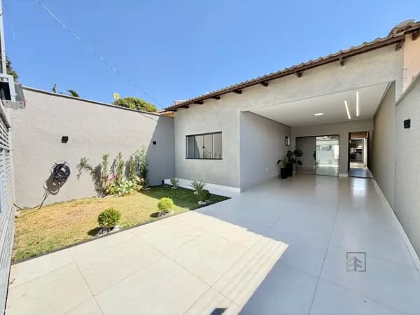 Excelente casa com 3 quartos sendo duas suítes bairro Jardim Mariliza