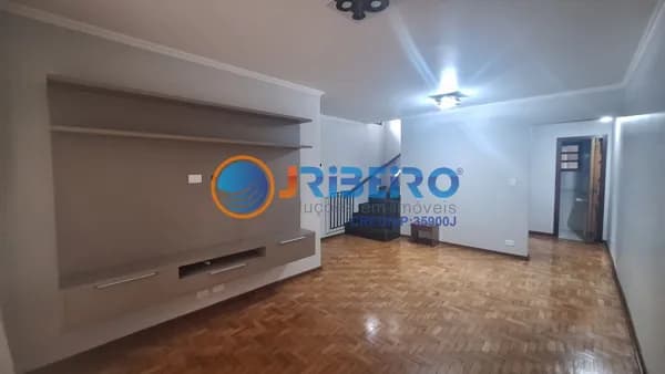 Sobrado 181 mts 3 dormitórios 1 suíte 3 vagas - Bairro Residencial e Arborizada