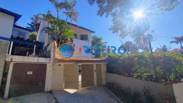 Casa com 4 dormitórios 2 suítes, sala 3 ambientes, quintal com churrasqueira a venda em Tucuruvi - SP