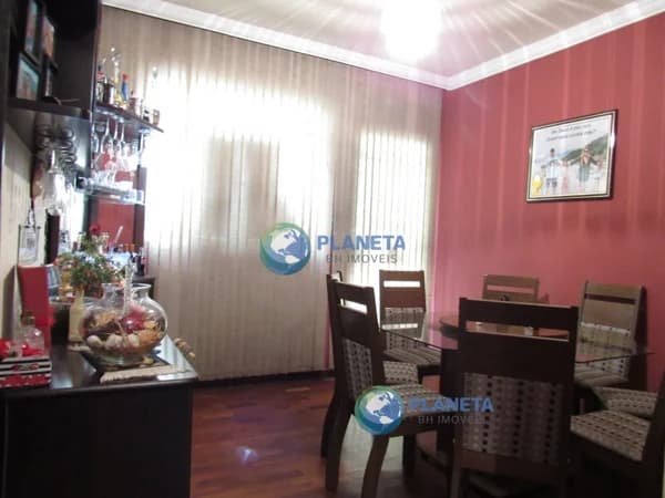 Casa Geminada para Venda | 4 Quartos | 2 Banho | 1 Vaga |