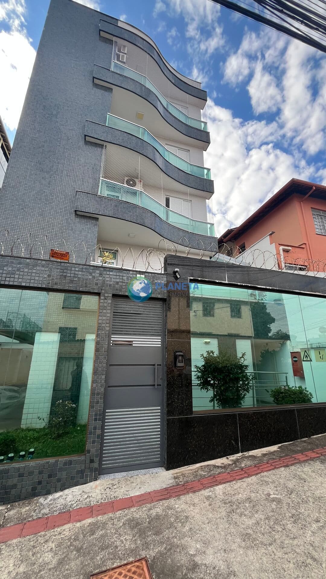 Apartamento | 3 QUARTOS - SENDO 1 SUÍTE | 2 VAGAS COBERTAS | BARREIRO - BH