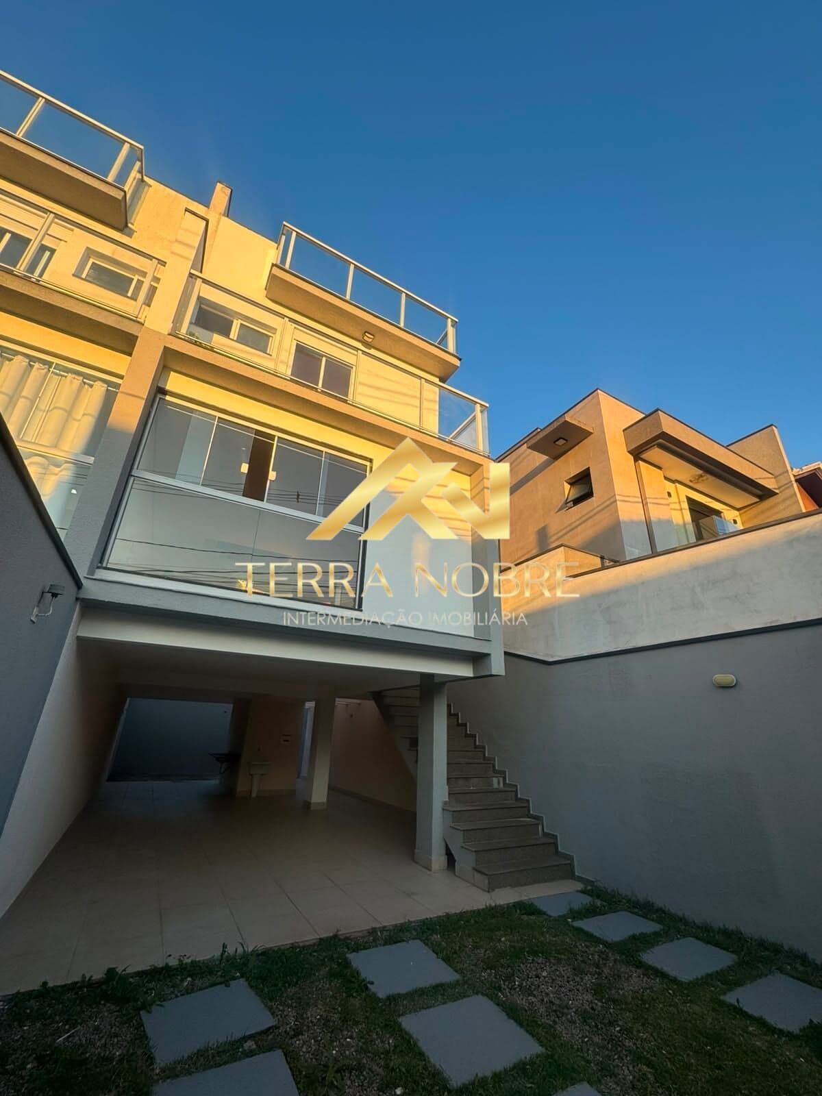 Casa a venda com 3 Dormitórios, moderna em Osasco, 187 m² - City Bussocaba, Osasco-SP