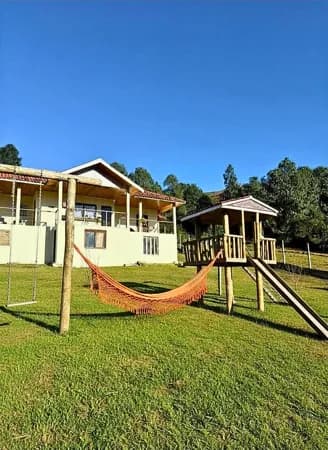 Chácara com Vista para o Nascer do Sol e 3 Suítes no Parque Ferradura