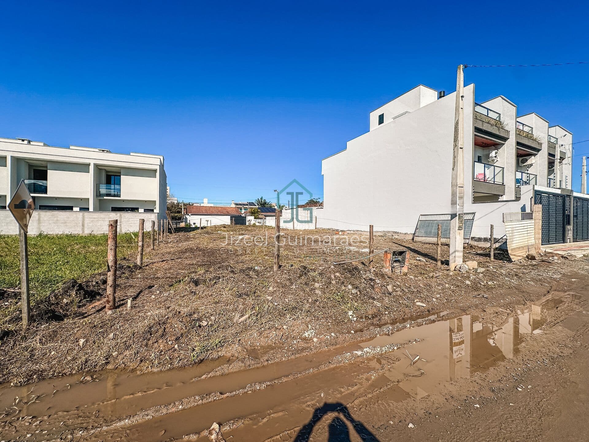 Terreno à Venda entre Balneário Piçarras e Barra Velha | 300m² e 550m da Praia