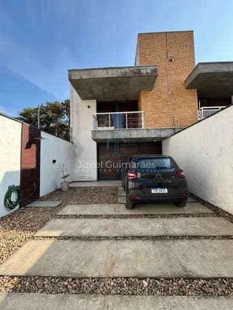 Sobrado Mobiliado à Venda no Centro de Balneário Piçarras | 145m² e 200m da Praia