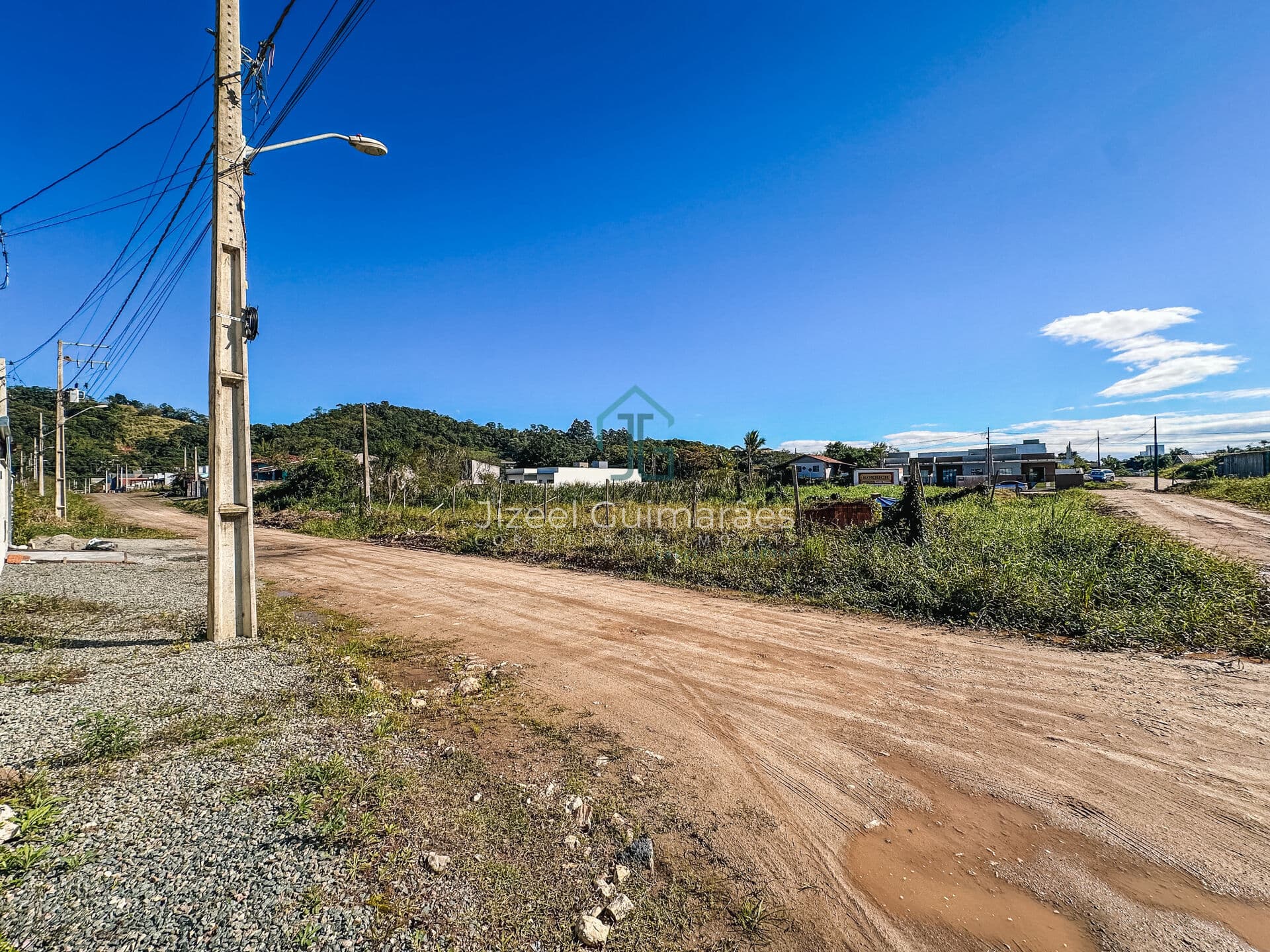 Terreno de Esquina à Venda na Praia do Grant em Barra Velha | 405m² com Projeto Aprovado