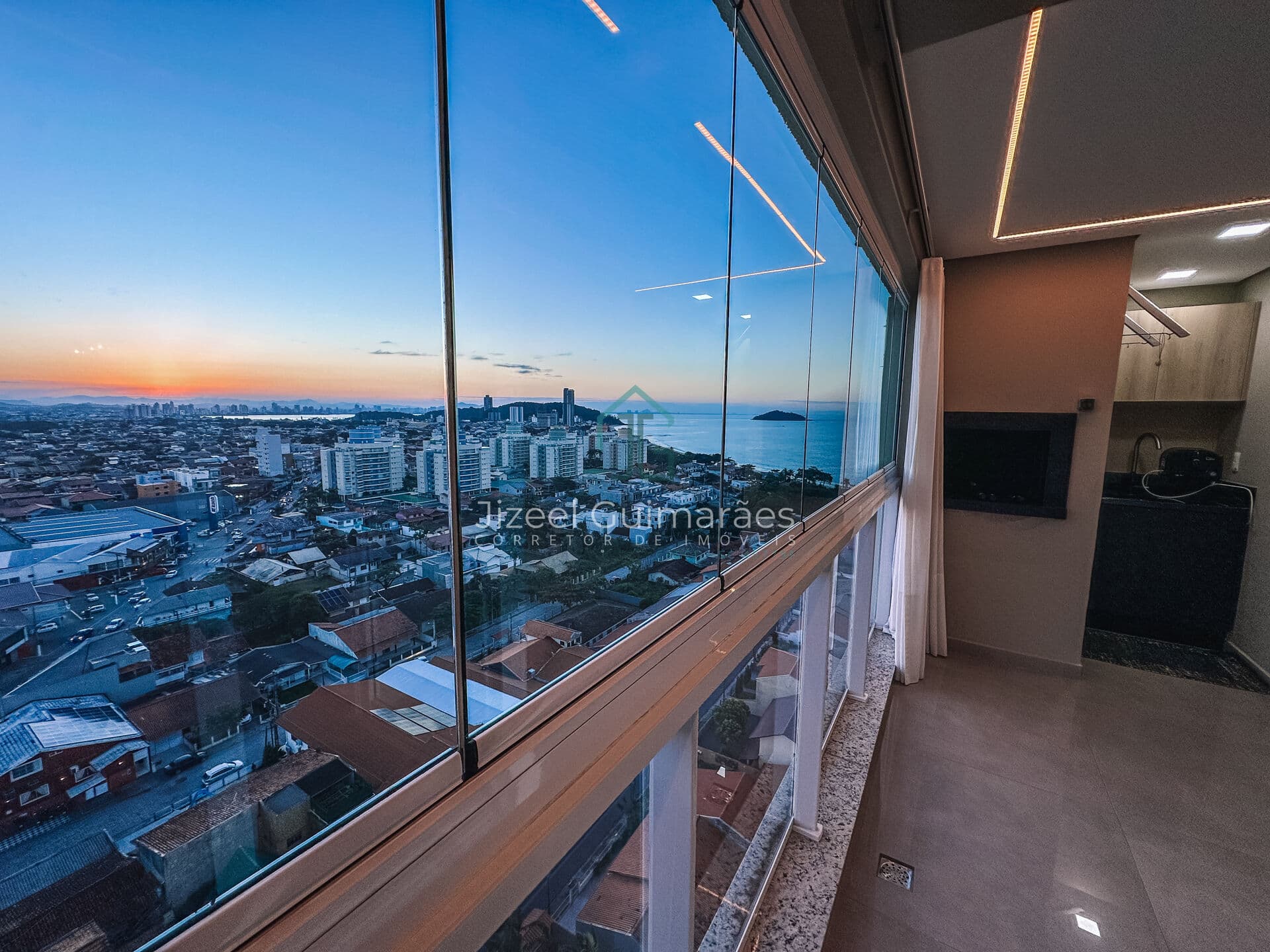 Apartamento Mobiliado com Vista para o Mar no Velutti Home Club em Penha | 2 Quartos e Suíte
