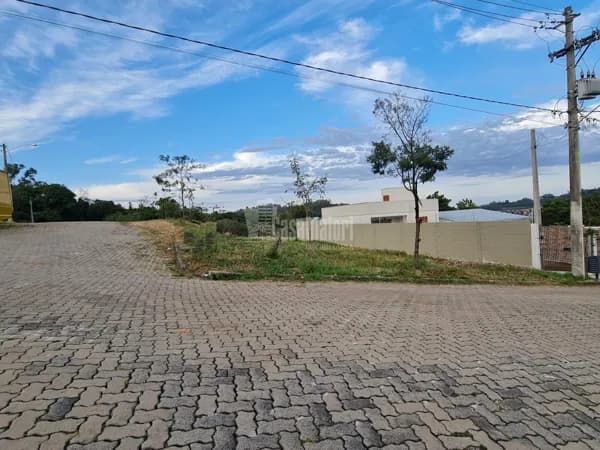 Terreno de Esquina a venda no Bairro São Roque