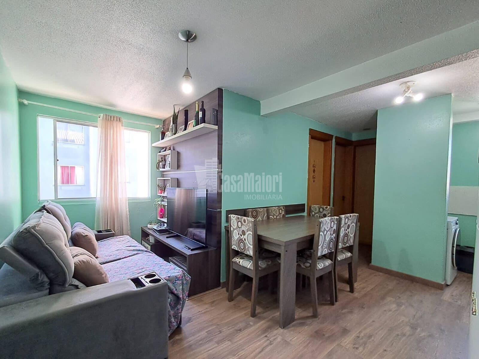 Apartamento de 2 Dormitório semi-mobiliado
