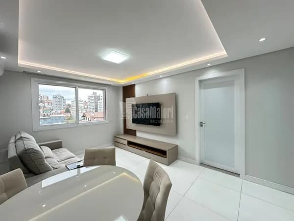 Apartamento semi-mobiliado de 3 dormitórios com 2 vagas no Centro!