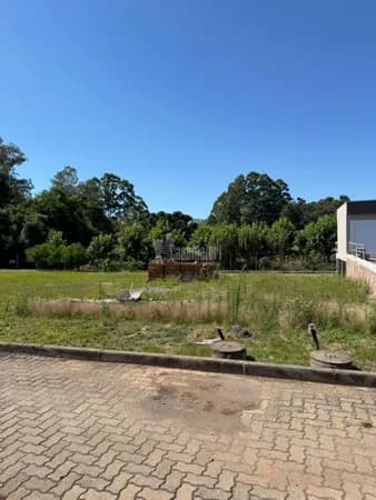 Terreno em Condomínio Fechado com 365 m²!