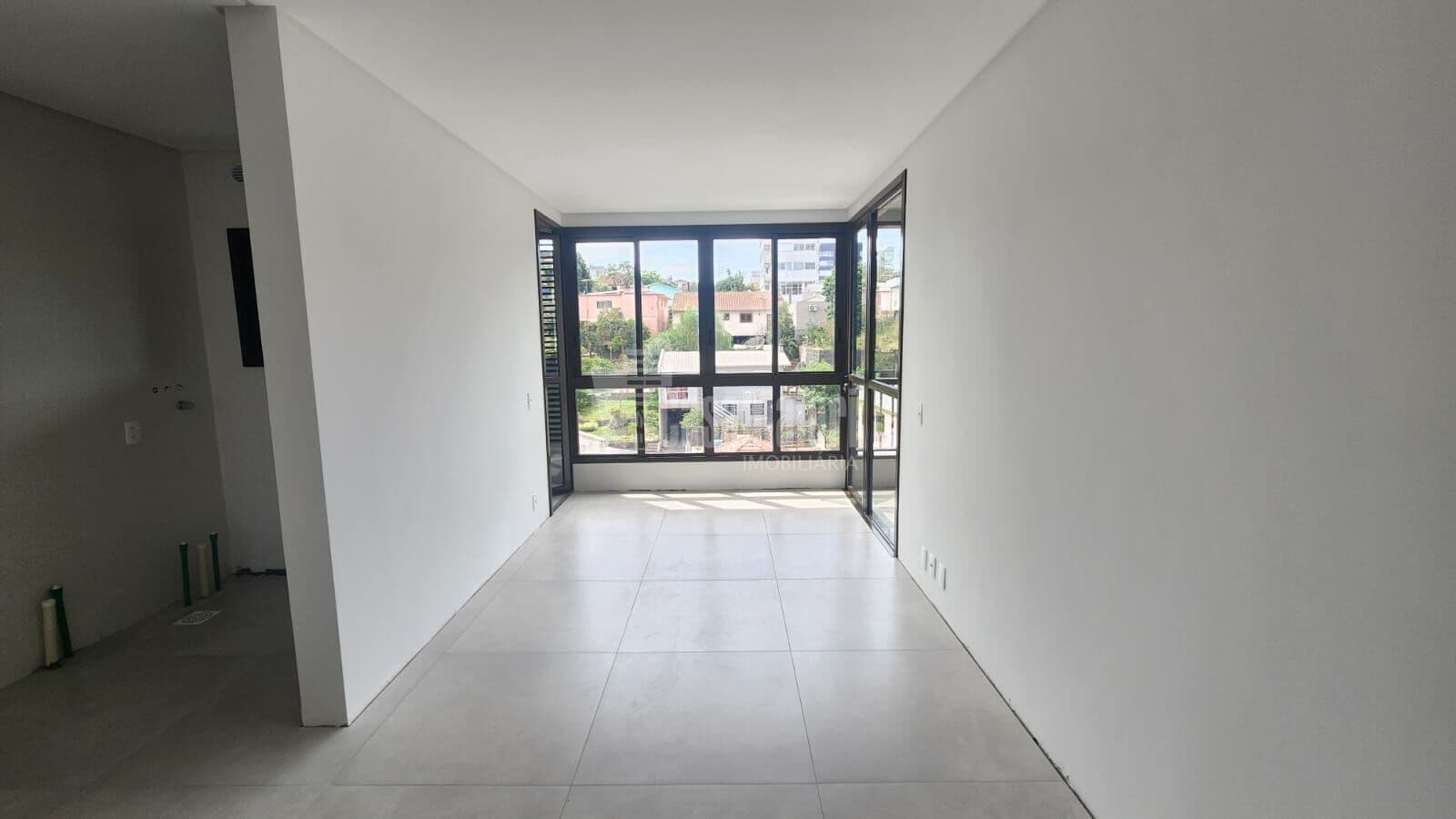 Apartamento Novo de 2 Dormitórios com suíte e sacada aberta