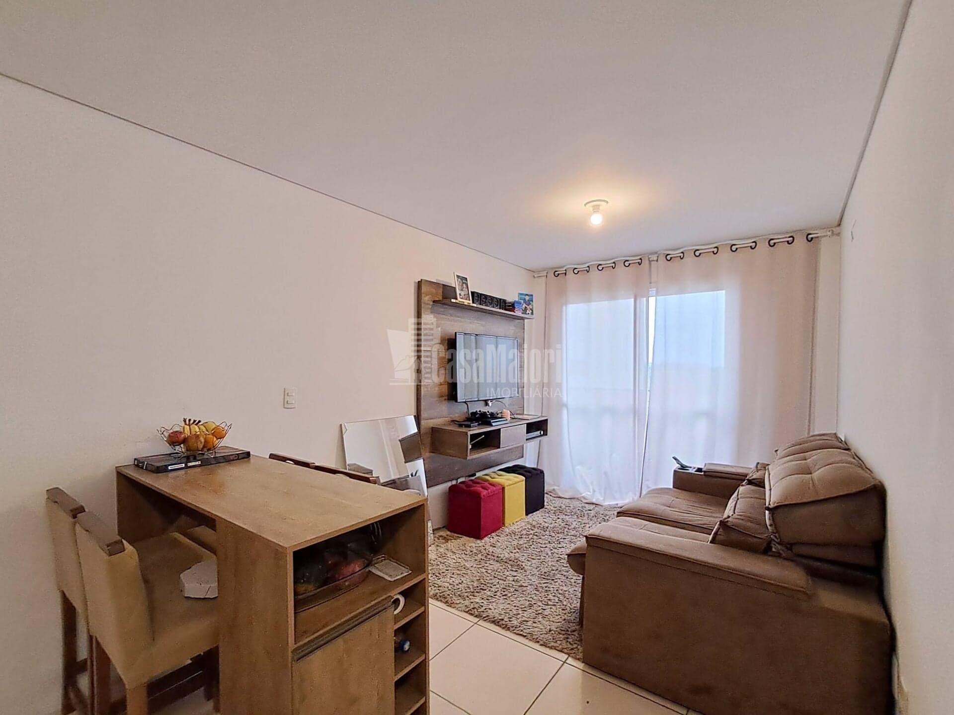 Apartamento de 2 dormitórios com sacada e vista livre!