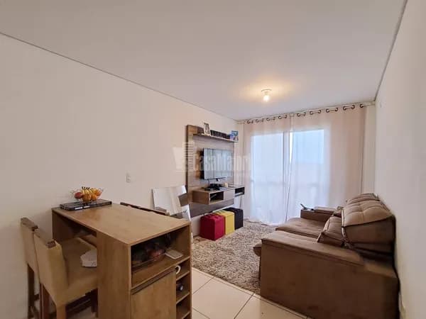 Apartamento de 2 dormitórios com sacada e vista livre!