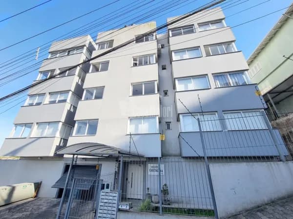 Apartamento semi-mobiliado de 2 dormitórios no Universitário!