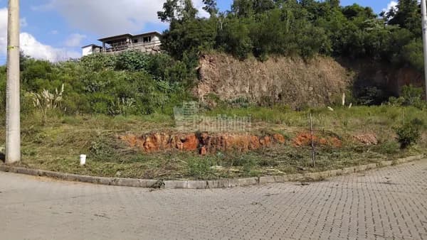 Terrenos a venda no Loteamento Videiras no Bairro São Roque!