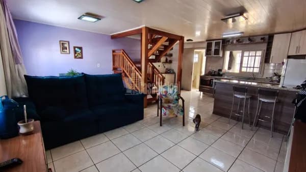 Sobrado amplo com 2 dormitórios!