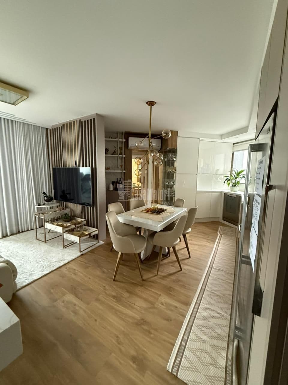 Apartamento Central de 2 dormitórios com 2 sacadas!
