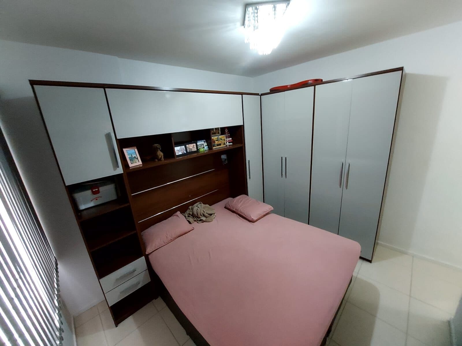 Rio Parque- Cond. Carioca Residencial - Apto de 2 qts com suíte, varanda e vaga