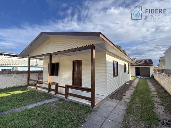 Casa nova de dois dormitórios na cidade de São Sebastião do Caí