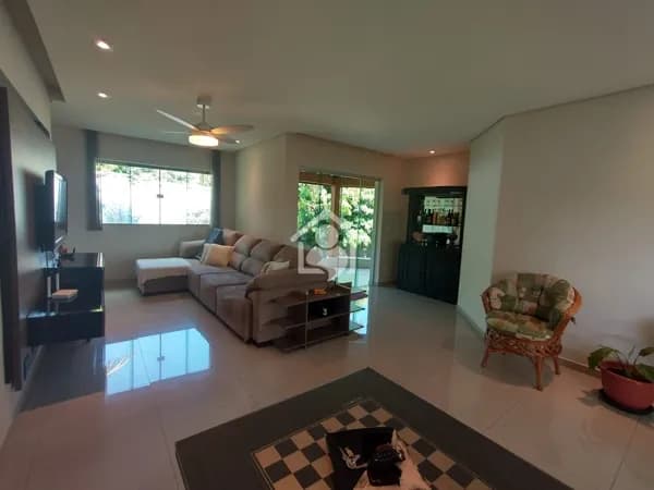 🏡 Casa à venda no bairro Glebas Califórnia