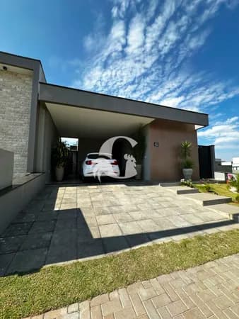 Casa com Energia Fotovoltaica, Pé-Direito Alto e Espaço Home Office | Condomínio Reserva da Mata – Mogi Mirim/SP