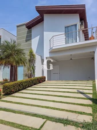 Lindo Sobrado 100% Climatizado com Escritório e Marcenaria Sob Medida | Condomínio Residencial Santa Mônica II