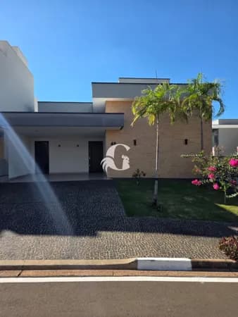 Casa no Condomínio Village da Ser Mogi Guaçu - SP