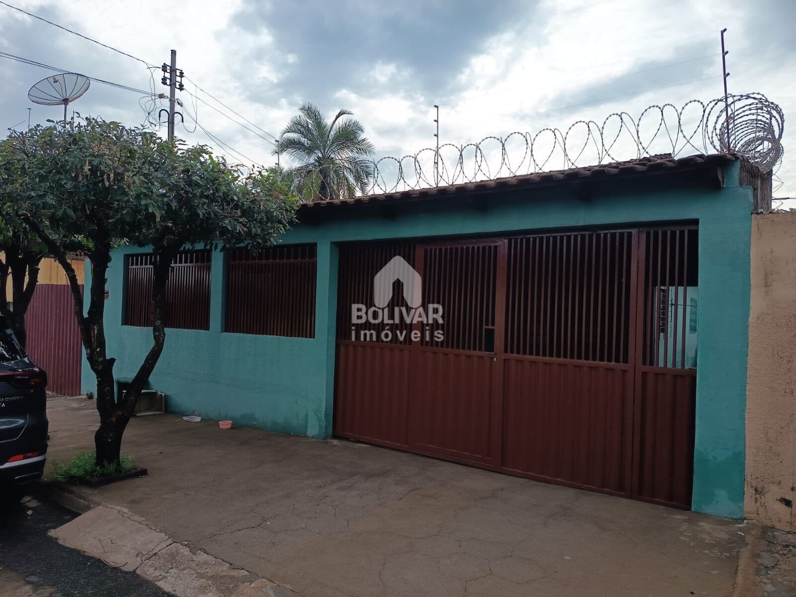 Casa com 3 dormitórios à venda, 140 m² por R$ 380.000,00 - Setor Santos Dumont- Itumbiara/GO