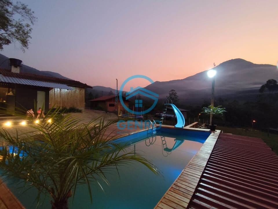 Chácara Mobiliada em Meio a Natureza com Cachoeira, Piscina e Terreno de 900m² à venda em Canelinha/SC