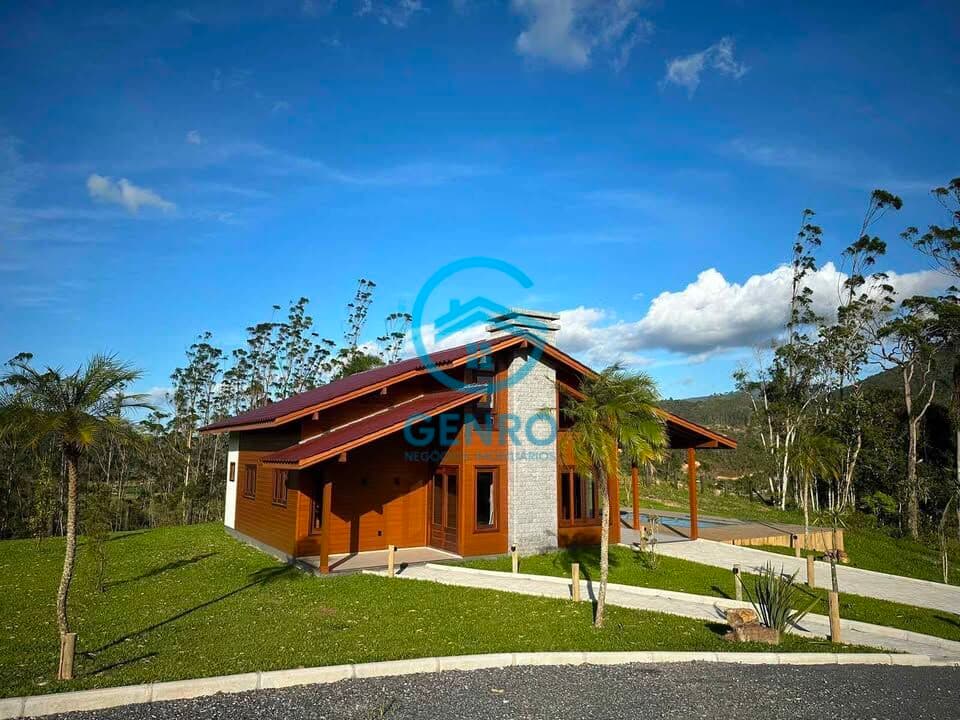 Casa de Campo em Meio a Natureza com Piscina e Terreno de 1.500m² à venda em São João Batista/SC