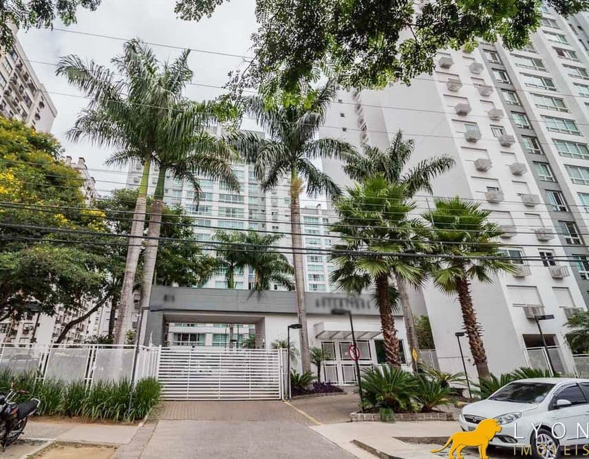 Apartamento semimobiliado no condomínio Autentique com 106 m² de área privativa, são 3 dormitórios sendo 1 suíte, living com 3 ambientes