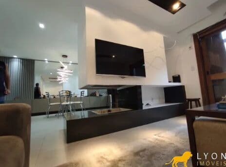 Casa 4 dormitórios 2 suites à venda no bairro Chácara das Pedras - Porto Alegre/RS