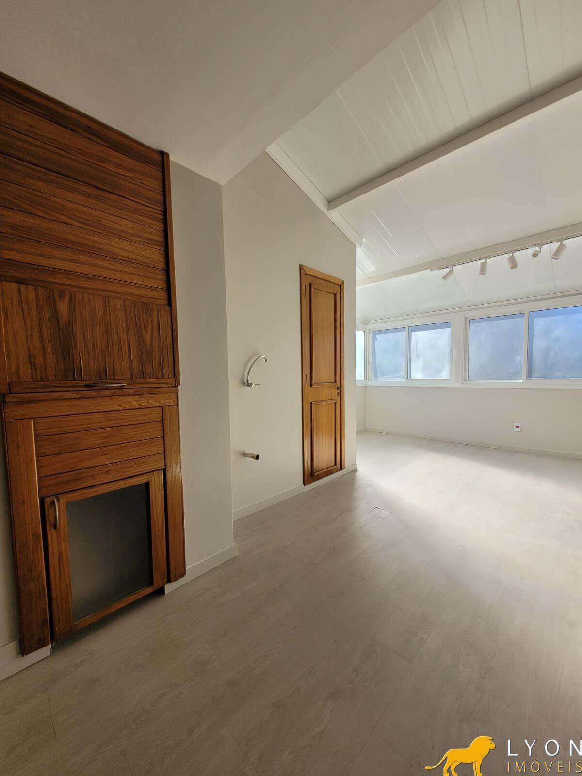 Apartamento de 2 dormitórios à venda no bairro Higienópolis - Porto Alegre/RS