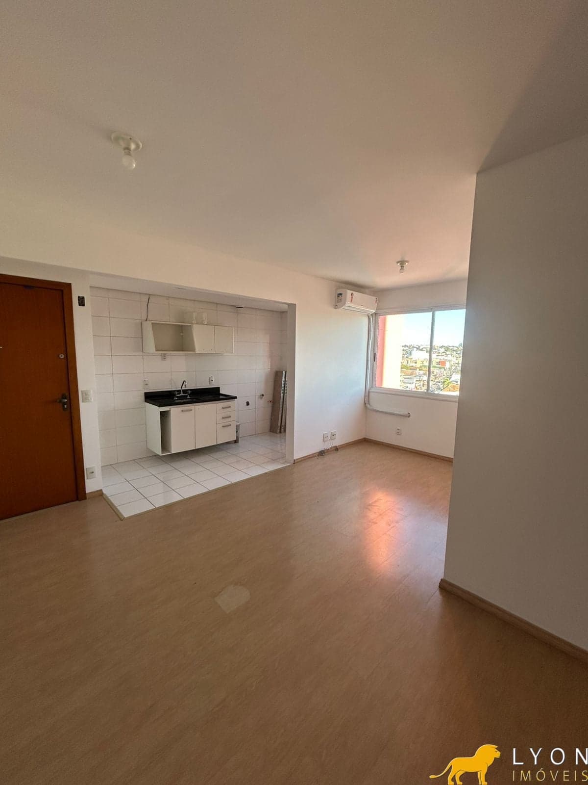 Apartamento na Azenha em Porto Alegre | 2 Dormitórios, 75m² e Vaga de Garagem