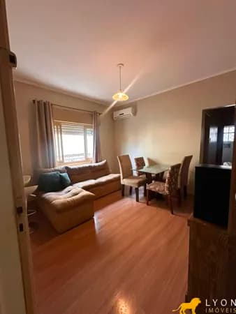 Apartamento 2 Dormitórios Reformado com Sacada no Centro Histórico