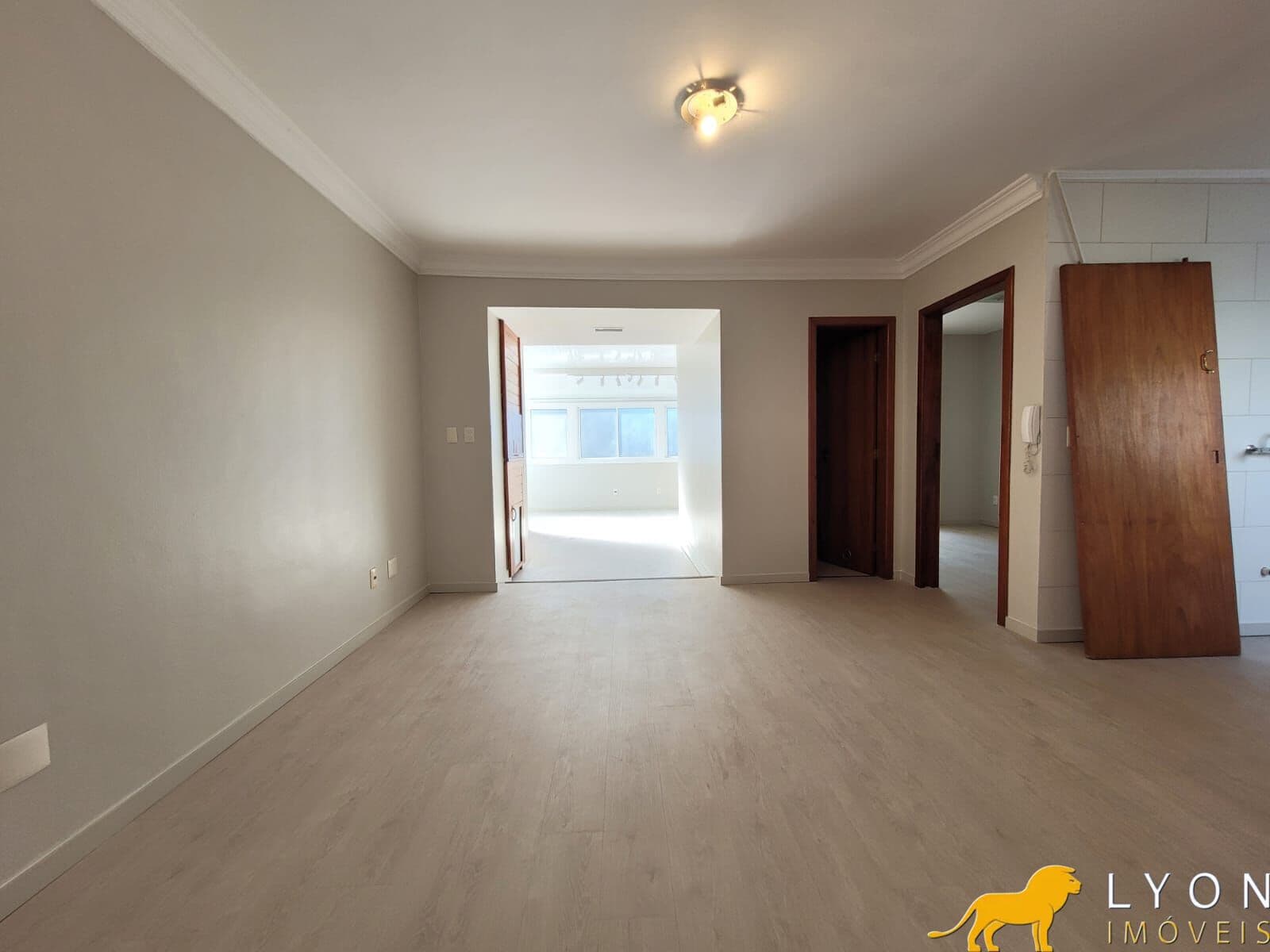 Apartamento para alugar com 95m² , 02 dormitórios, 01 vaga no bairro Higienópolis.