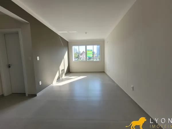 Apartamento para locação com 70m², 02 dormitórios, 02 banheiros e 02 vagas, no bairro Bom Jesus